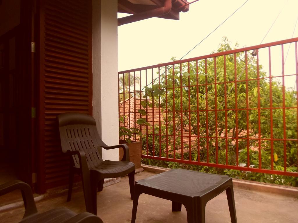 Nilas Guesthouse Hikkaduwa Zimmer foto