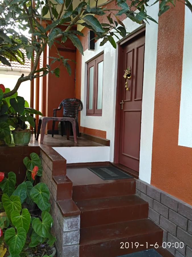 Nilas Guesthouse Hikkaduwa Exterior foto